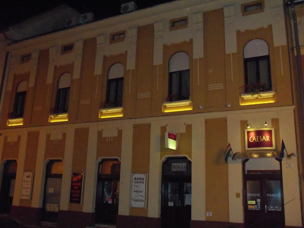 Caesar Panzio Hotel Pápa Exterior foto